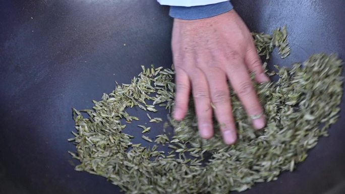 传统手工艺茶叶制作手工炒制绿茶