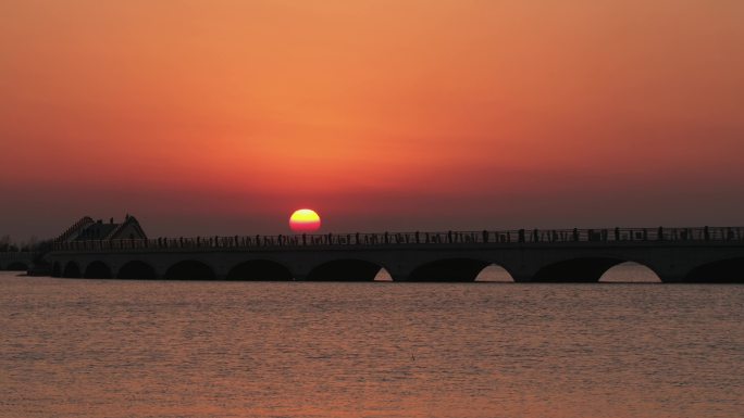 落日之彩虹桥
