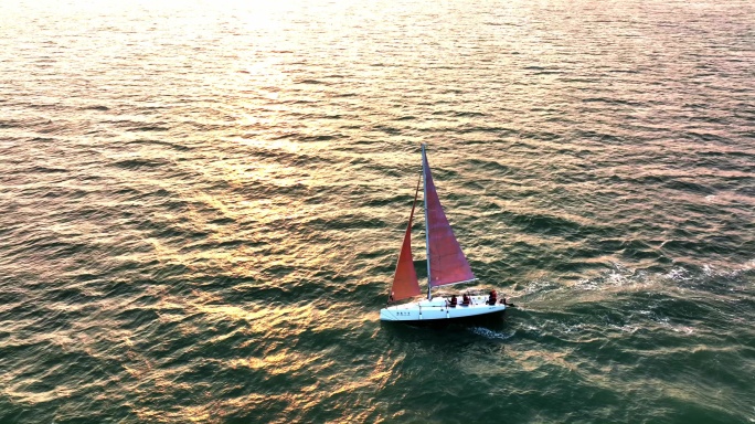 帆船海上航行素材