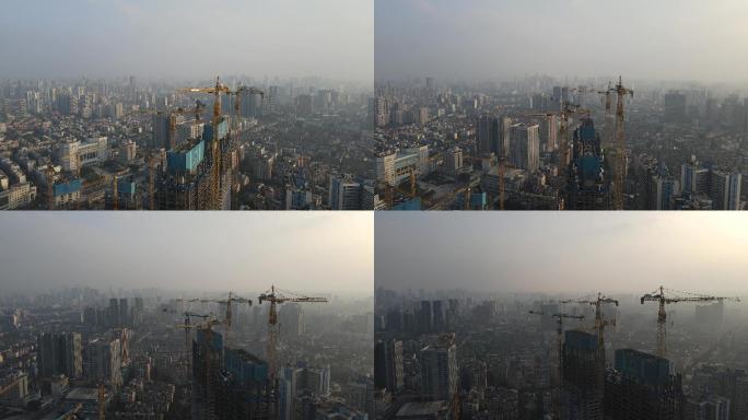 城市阴天雾天雾霾天气建筑工地塔吊城市鸟瞰