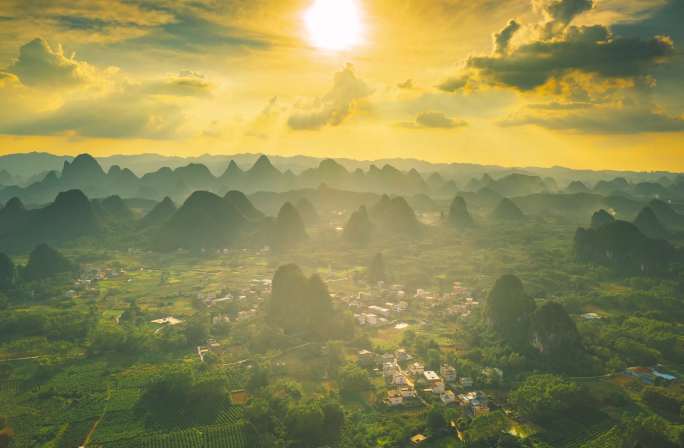 桂林葡萄喀斯特风景风光山水航拍延时日落