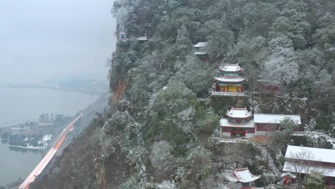 航拍昆明西山雪景