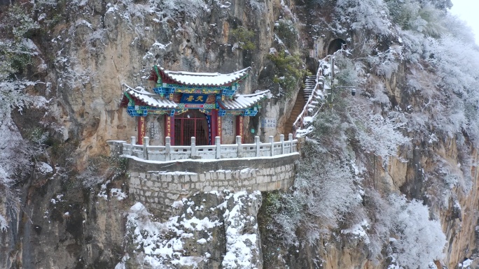 昆明西山雪景