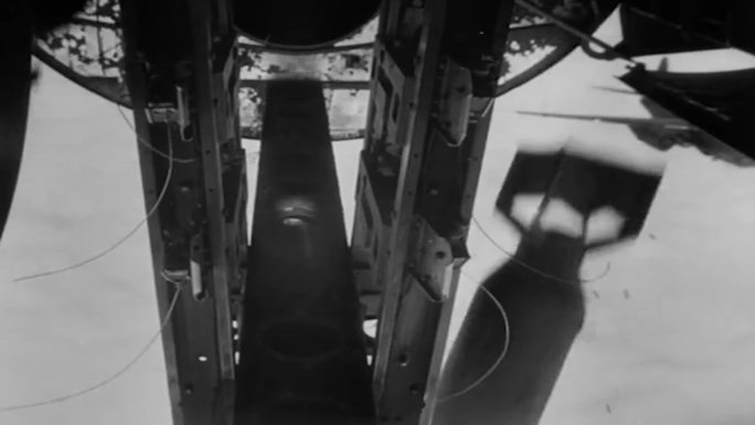 50年代轰炸机投弹仓