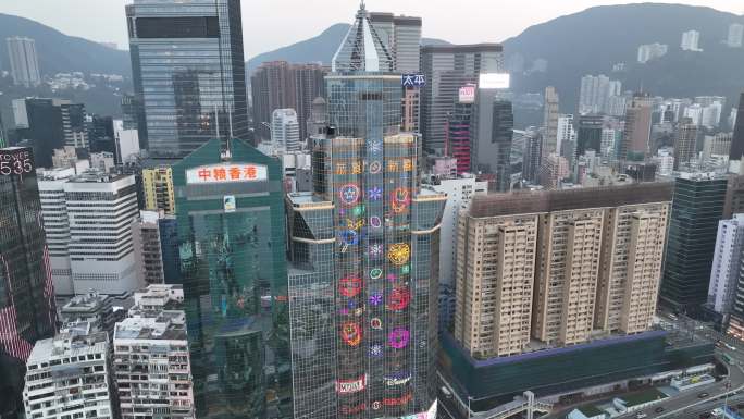 香港信和广场集顶级写字楼及高级商场于一身