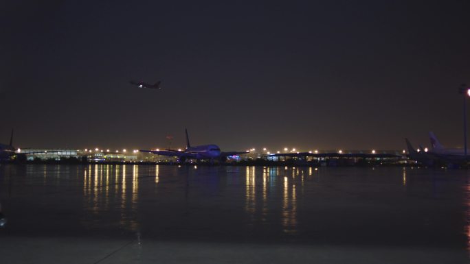 【4K】飞机夜晚升空