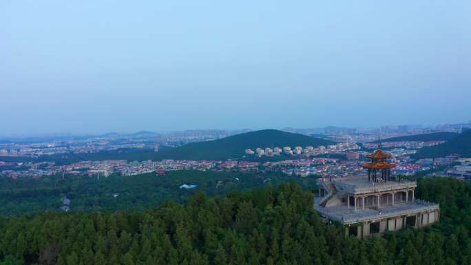 4K大气航拍徐州风景城市发展和平路金山塔