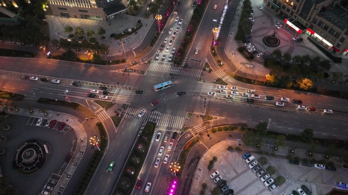 航拍俯拍城市夜景十字路口