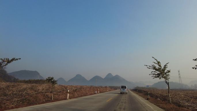 乡村 道路 面包车