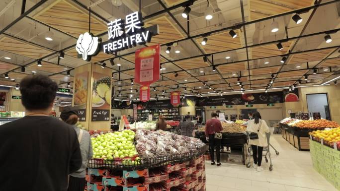 市民在深圳大型超市购物
