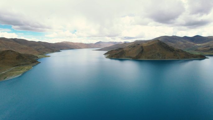 西藏山南市羊卓雍措圣湖风景航拍