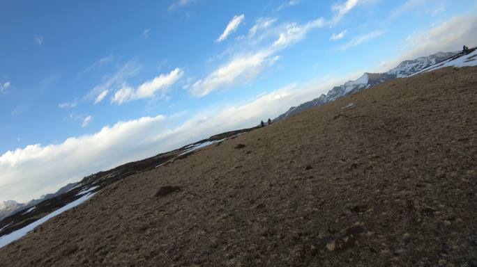 川西川藏线雪山骑行摩托极限运动风景