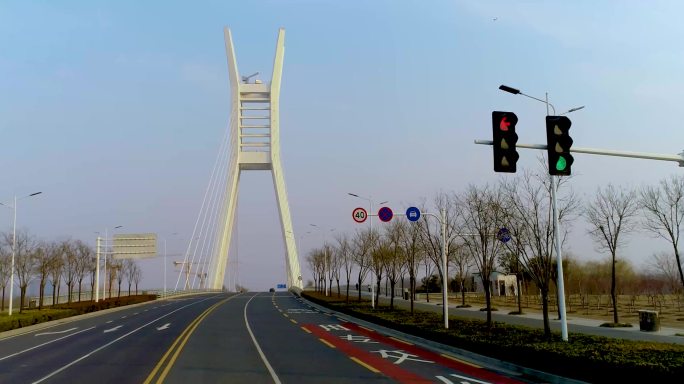 郑州市北龙湖酒杯桥4K航拍
