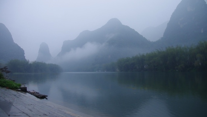 宁静的山水风景