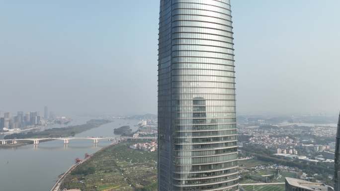 航拍广州琶洲保利发展广场全貌（御3）