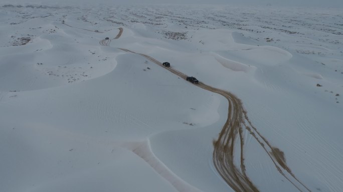 穿越大漠雪域