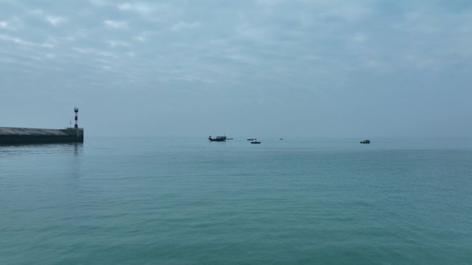 航拍海边风光－海上渔船
