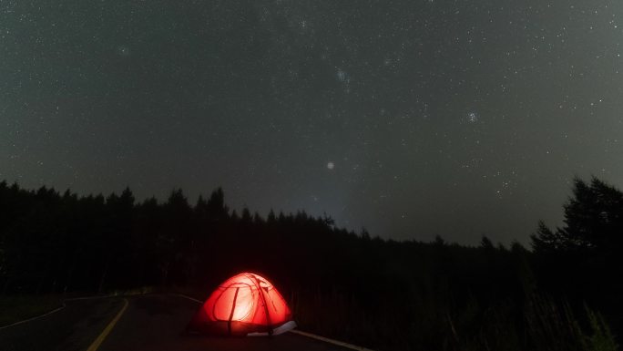 4k夏天崇礼云顶天路银河星空帐篷