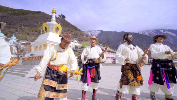 云南藏族歌舞