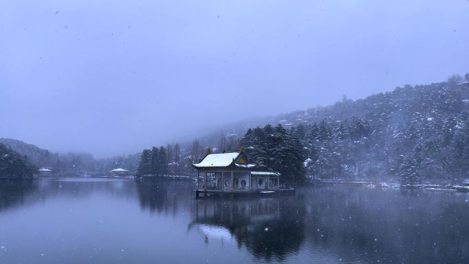雪景 湖心亭