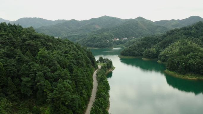 青山绿水心旷神怡