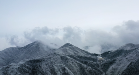 南岳衡山雾凇下雪雪景冰挂云海航拍 4K视频素材