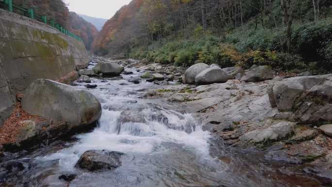 4K航拍十八月潭山中小溪