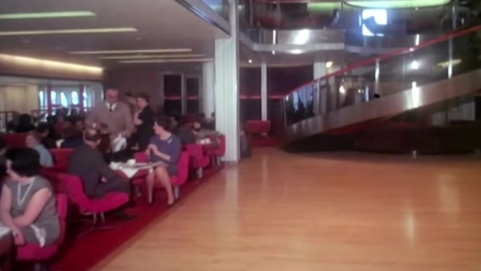 70年代上流社会豪华舞会咖啡厅西餐厅
