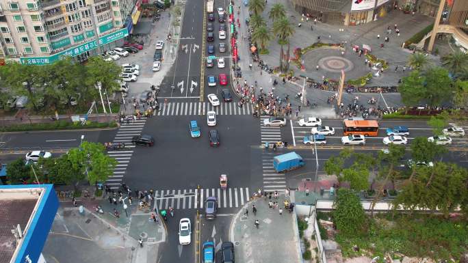 深圳龙华区马路车流航拍