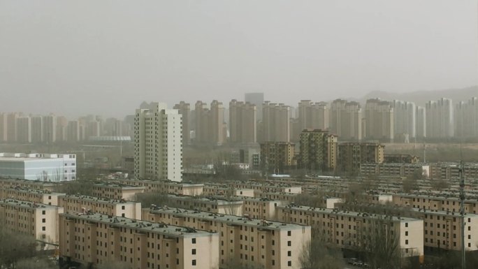 西宁遭遇沙尘暴天气