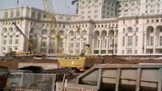 80年代修建罗马尼亚议会宫