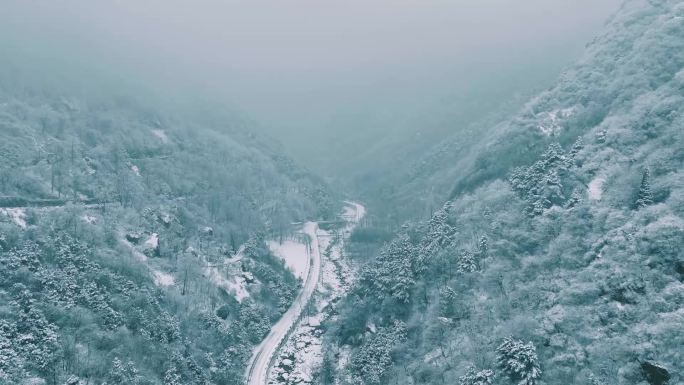 秦岭翠华山雪景