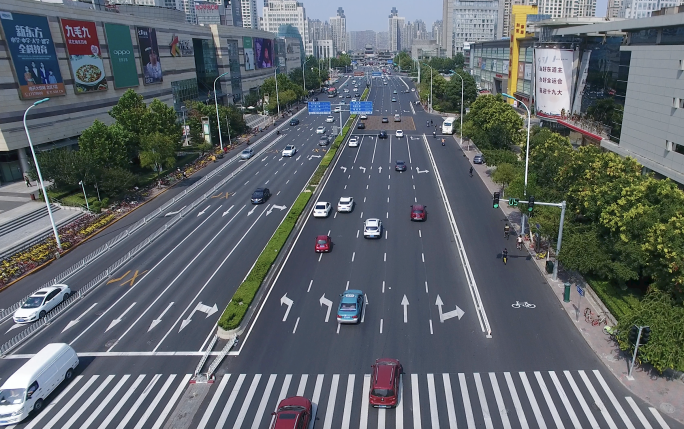 道路车辆 车流 出租车 公交车 城市交通