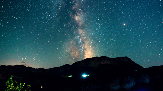 【4K原创】峡谷城市星空