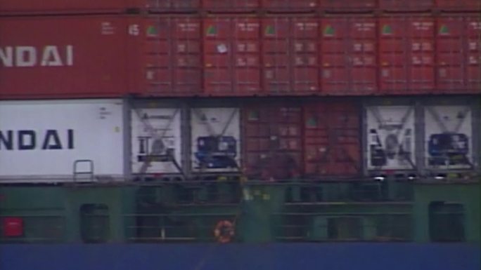 90年代大型运输船海上贸易运输