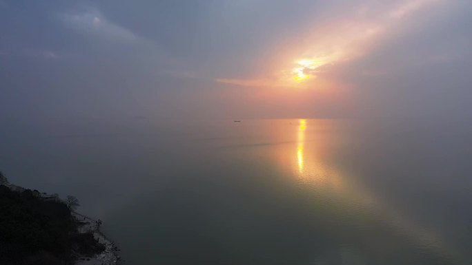 红石咀落日 落日 夕阳 唯美 湖边 海边