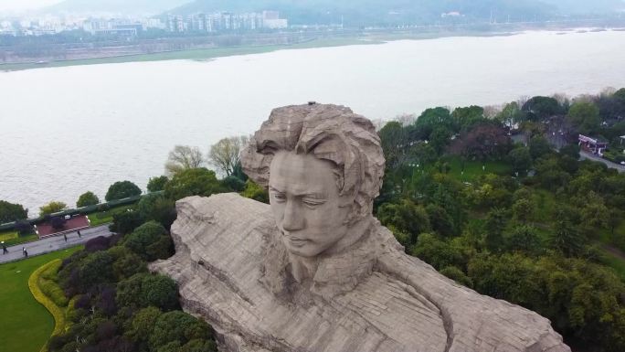 湖南长沙橘子洲青年毛泽东雕像航拍