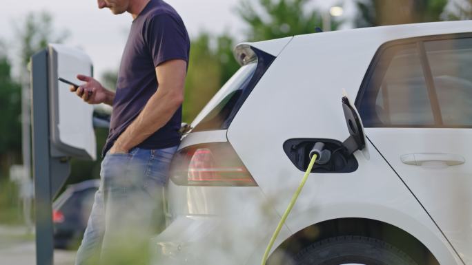汽车充电新能源充电环保低碳出行