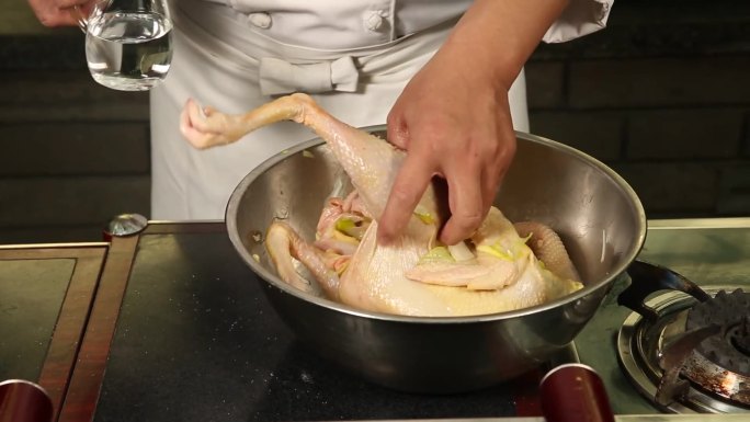 【镜头合集】清洗鸡肉腌制鸡肉