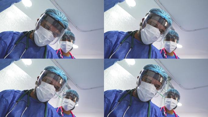 交流的两名医生美国医疗手术室外国病房