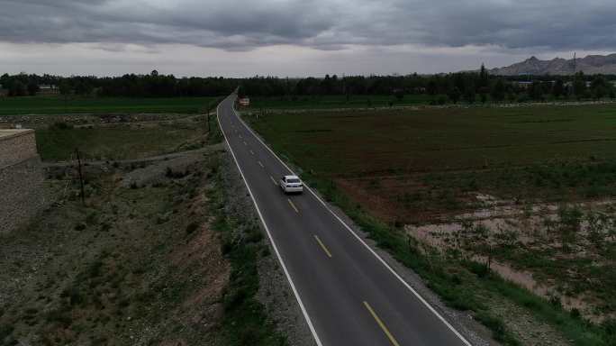 海西州都兰县香日德农场示范路