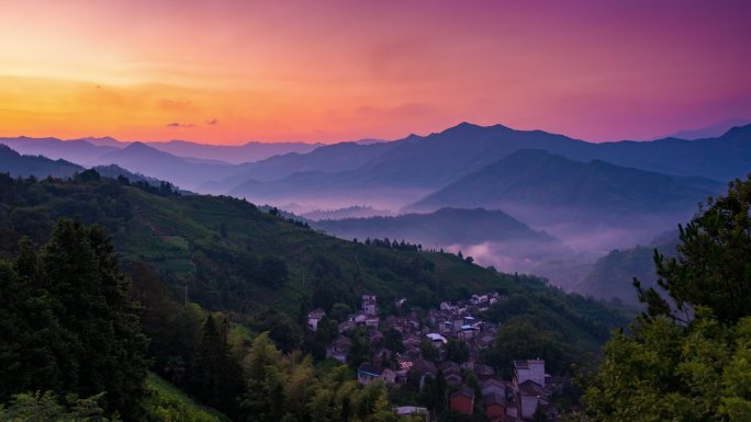 七彩神秘村落日出朝霞