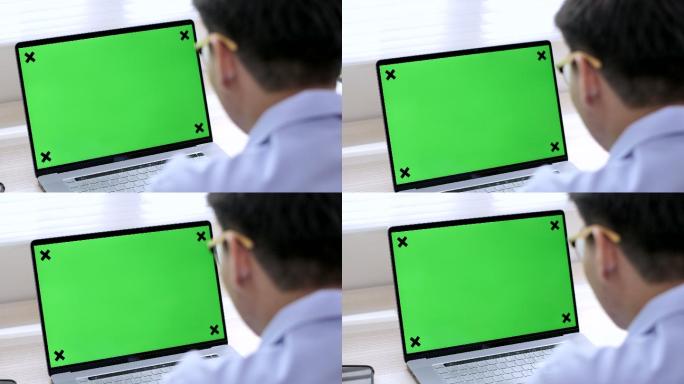 商人使用电脑绿幕终端合成素材元素扣像扣像
