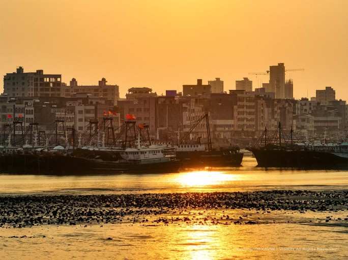 茂名博贺渔港码头日落黄昏美景