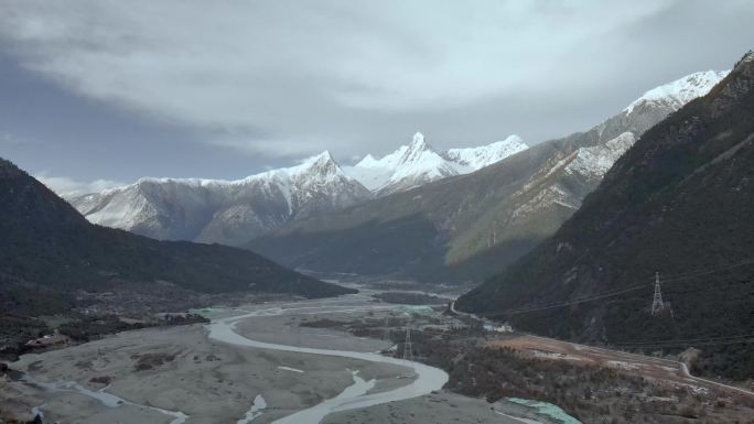 4K航拍西藏古乡湖