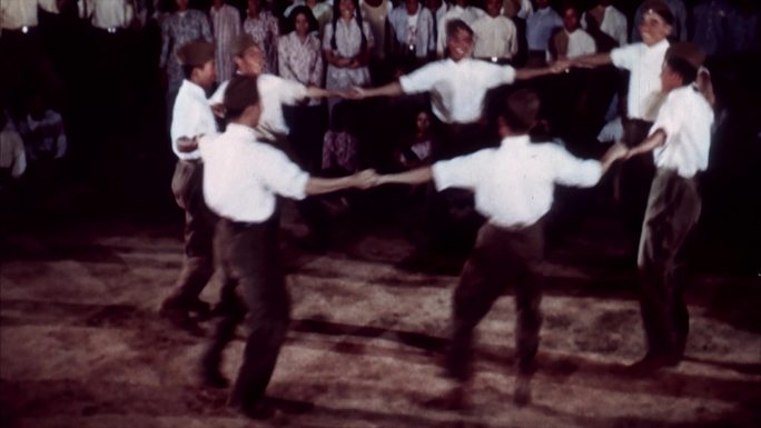厦门部队官兵群众联欢舞会军民融合50年代