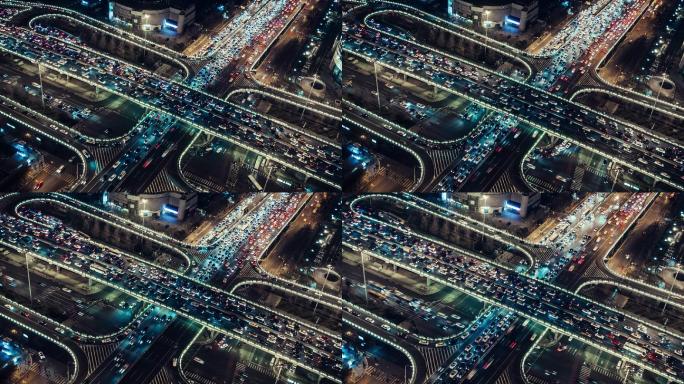 夜间立交桥和城市交通鸟瞰图