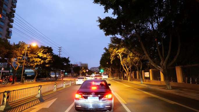 夜晚城市晚高峰开车行驶（超长线路）