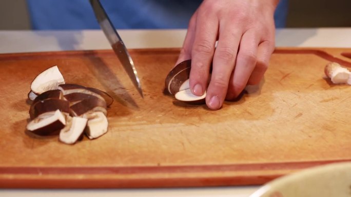 【镜头合集】厨师切香菇