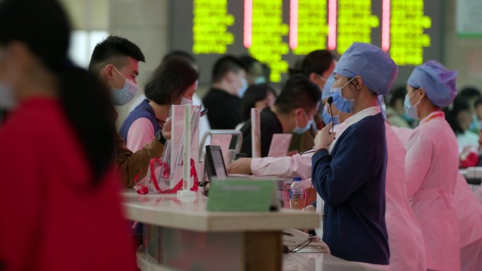 医院门诊挂号看病候诊儿童疾病